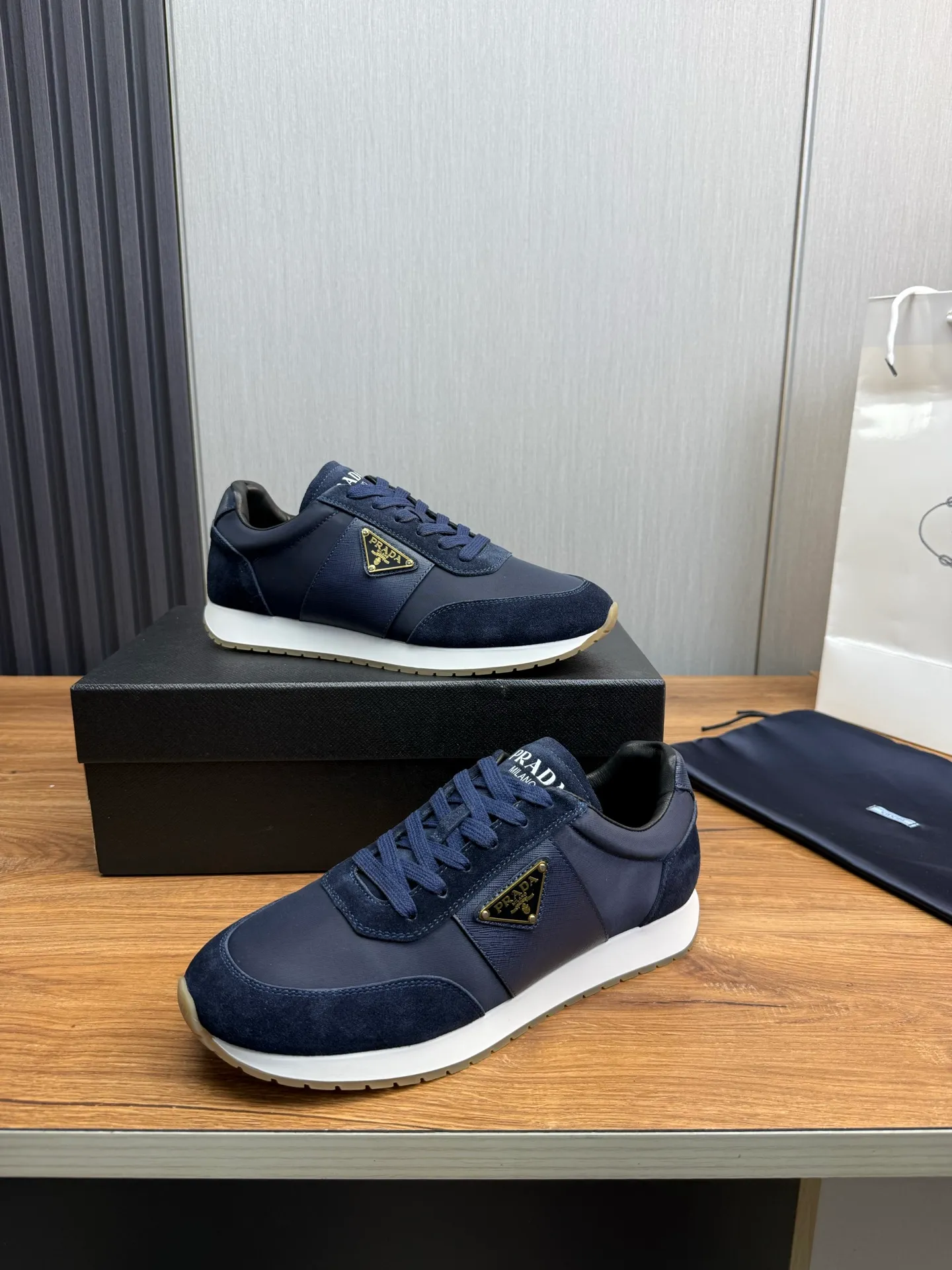 Men's shoes 💰740💰 [PRADA] New models synchronized with the official website, high-quality shipments ✔️Hot-sellers🔥 Original cowhide with imported waterproof fabric + cowhide lining, 1🆚1 replica, original bottom, 38-45 (men's 45 is custom-made and cannot be returned)